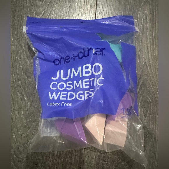 one and other Other - Jumbo Cosmetic Wedges - Multicolor